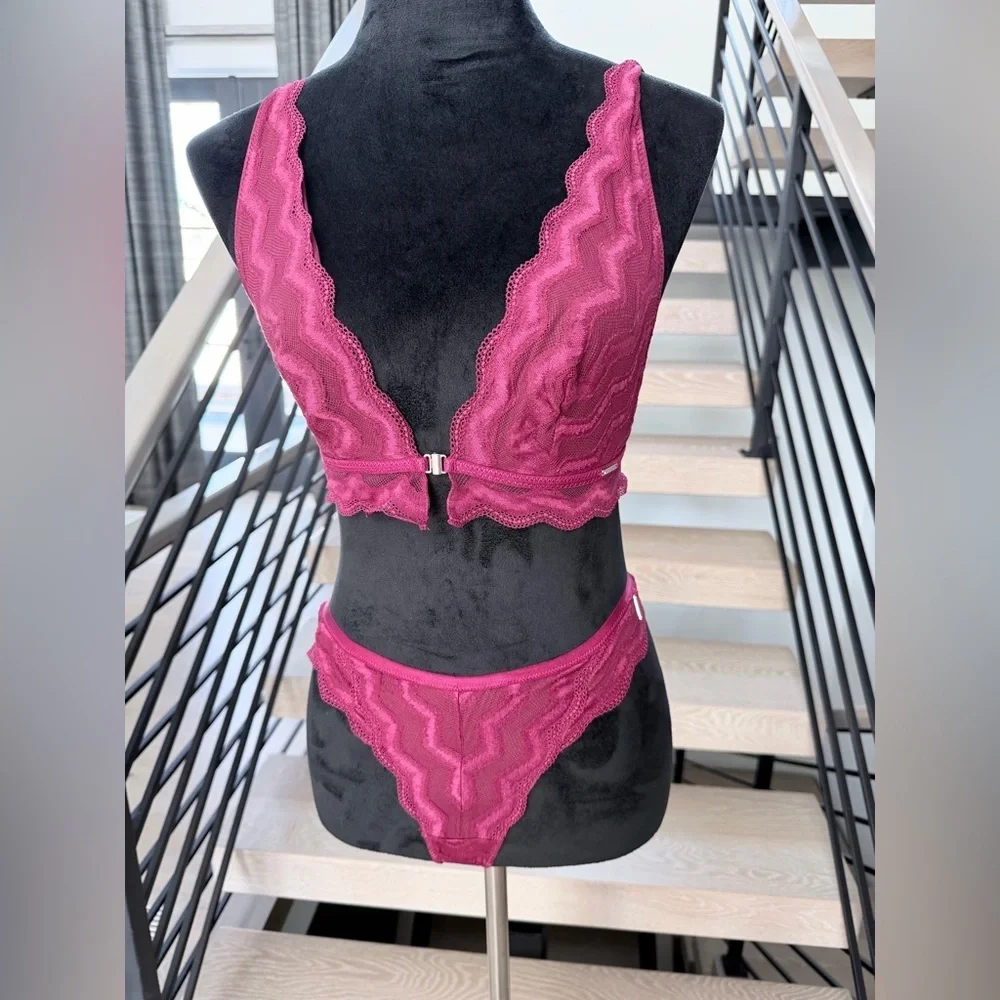 Plunge Lace Bralette & thong Set in Berry Pink size S